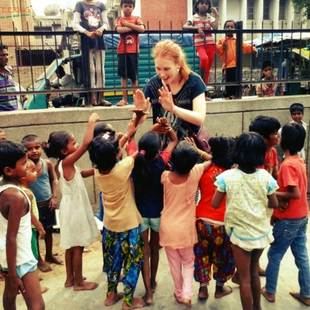 street children volunteer work in India