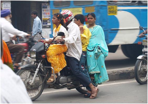 Family_transport_on_bike,_Hyderabad_India