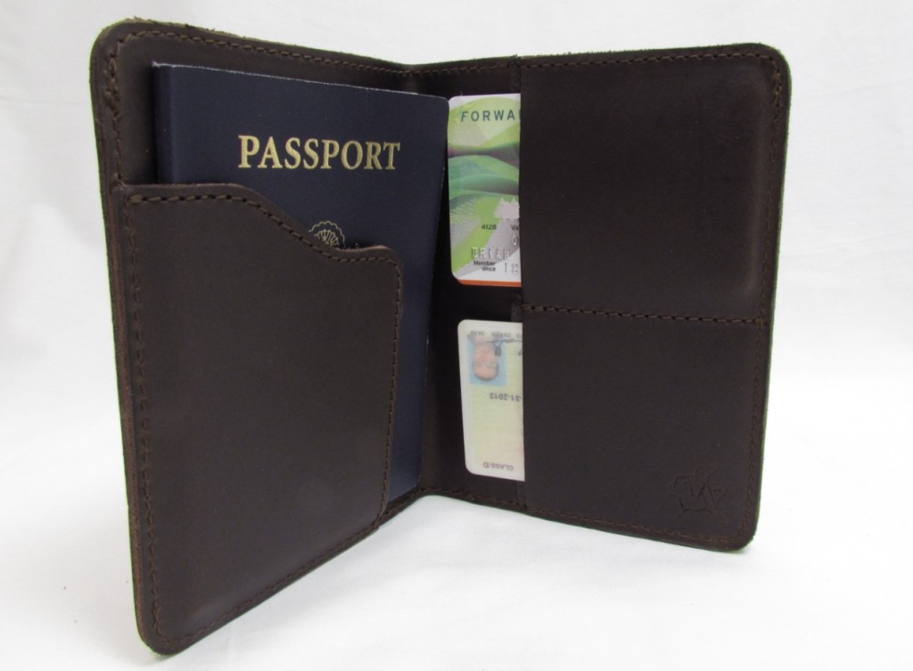 saddleback-leather-passport-holder-rfid-blocking-inside