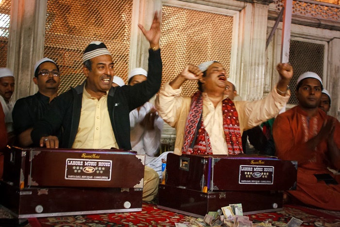 Listen to qawwali at Hazrat Nizamuddin